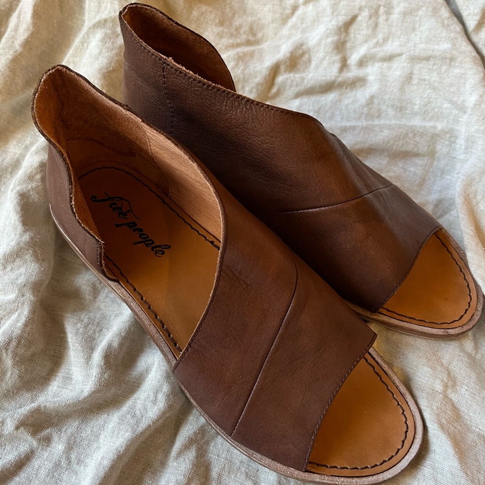 Excellent condition Mont Blanc sandals Free People size 38